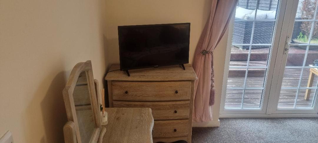 Homestay 6 Deluxe Doubles 2 With En In Large House - No Pets